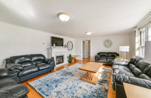 Munsons Corners House | 2 Mi to SUNY Cortland Home Near Hiking and Golf!