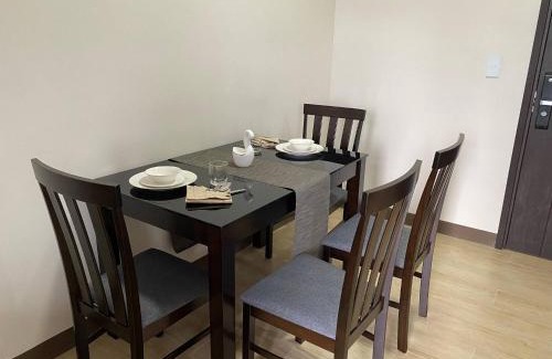 Tambo House | 2-min Walk to Okada Near AirportMOA wBalcony