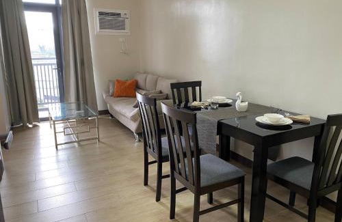 Tambo House | 2-min Walk to Okada Near AirportMOA wBalcony