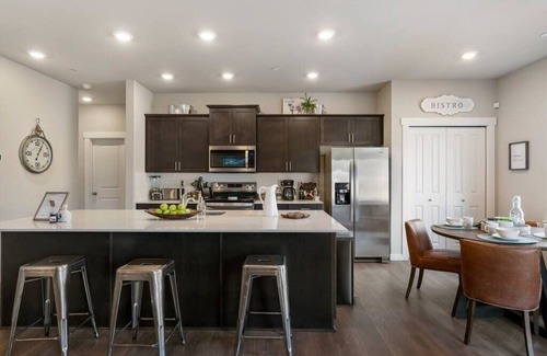 Cle Elum House | 2 Mins to Cattle Barn l Hot Tub l Bbq Grill