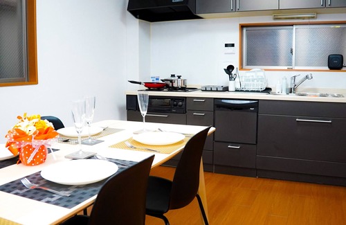 Minato House | [2 minutes from Station] 10 minutes to USJ Solaniwa Onsen Namba Umeda!