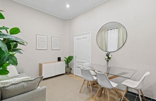Neubau Apartment | 2 Minutes to Mariahilferstraße I Bars I Fast Wifi