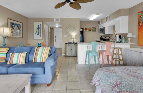 Seagrove Beach Condo | 2 Minutes To The Beach & Dog Friendly - Sleeps 4