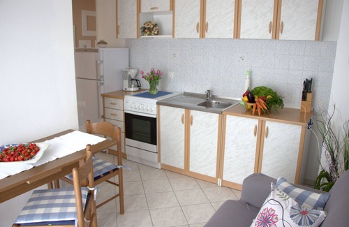 Klenovica Apartment | 2 minutes to the beach with beautiful sea views