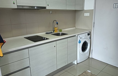 Shah Alam Apartment | 2 minutes walk to the theme park! Family-sized studio home @ i-City by Nuriman