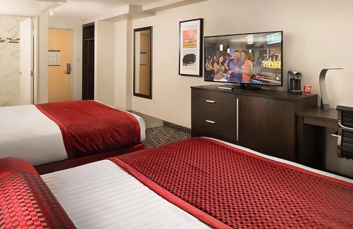 Gateway District Hotel | 2 Modern Units in “Entertainment Capital of the World!” Onsite Pool, Casino