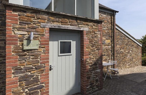 Bugford House | 2 New Barn, Hillfield Village