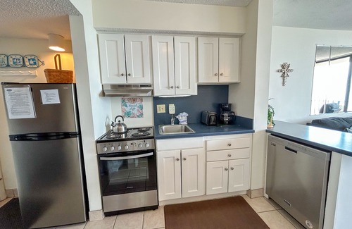 Crescent Beach Condo | 2 night minimum. Discounts all year. 1 bedroom oceanfront. Great location. Pool.