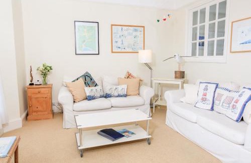 Salcombe House | 2 North Crest House