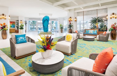 Fort Myers Beach Resort | 2 Oceanview Resort Stays w/Live Entertainment & Bar - Parking