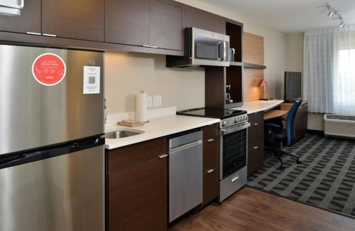Morrisville Hotel | 2 Pet-Friendly Studios with Full Kitchen and Breakfast – Ideal for Long Stays