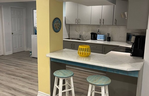 Central Erin Mills Apartment | 2. Private Room - Erin Mills Mall