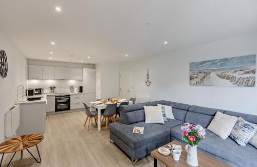 Mortehoe Apartment | 2 Putsborough - Luxury Apartment at Byron Woolacombe, only 4 minute walk to Woolacombe Beach!