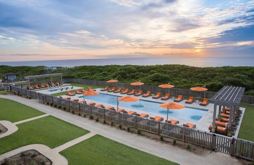 Duck Apartment | 2 Queens | Ocean View Beach + Award-Winning Spa