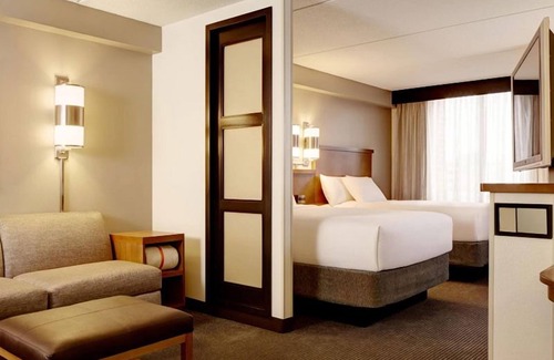 Austin Hotel | 2 Relaxing Units w/FREE Parking! Close to Bartholomew Park, Pets Allowed!