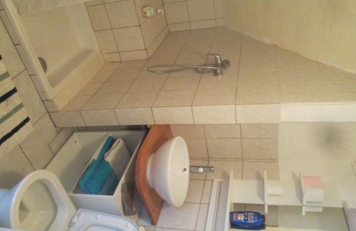 Echirolles Apartment | 2-room accommodation bedroom and living room with small garden