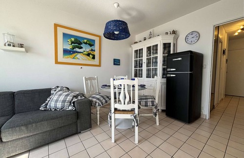 Quartier du Casino Apartment | 2-room apartment with pool and sea view, parking in Châtelaillon-Plage