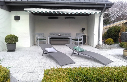 West Husum Apartment | 2-room apartment in a family house with garden, near the North Sea, small. Stichstr., Calm