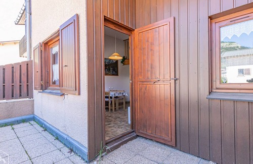 Aussois Apartment | 2-room apartment with terrace and WIFI, near leisure base, for 4 people.
