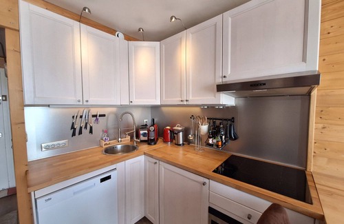 Arc-1800 Apartment | 2-room apt for 5, slopeside and near shops in Arc 1800 with wifi