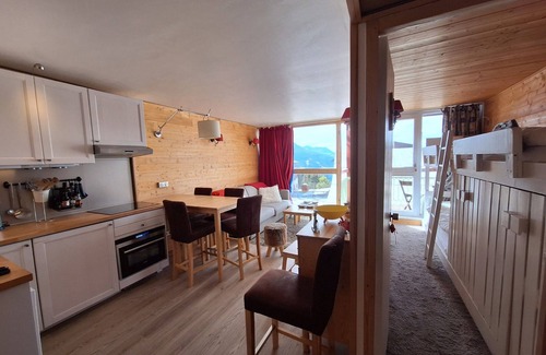 Arc-1800 Apartment | 2-room apt for 5, slopeside and near shops in Arc 1800 with wifi