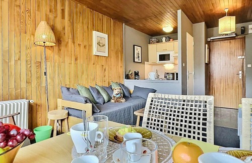 Le Lavachet Apartment | 2 rooms, 4 pers, close to slopes/shops, balcony, pets allowed