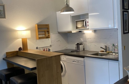 La Grande-Motte Apartment | 2 ROOMS+CABIN- SWIMMING POOL- TERRACE SOUTH- NICE VIEW ON THE LAKE, WIFI, NEAR GOLF COURSE