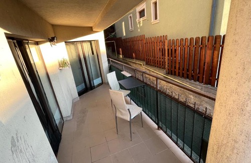 Cluj-Napoca Apartment | 2 Rooms for 4-8 persons, personal driver included, food and drinks included, jacuzzi, ONLY for Untold Festival 2023