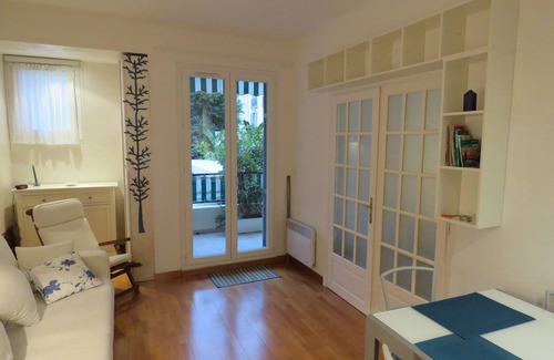Carre d'Or Apartment | 2 rooms in the golden square, 100 m from the beach on a pedestrian street