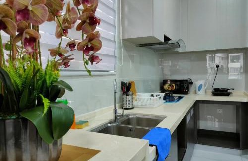 Central District Apartment | 2 Seaview Balcony@Danga Bay