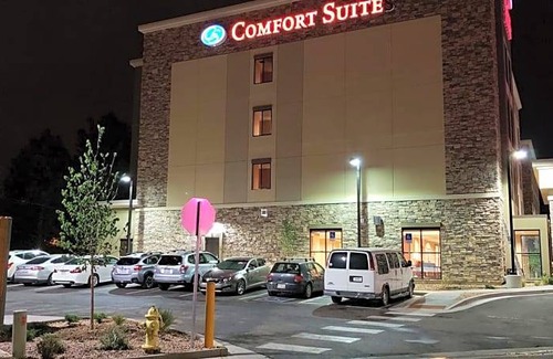 Sable Altura Chambers Hotel | 2-Star Hotel ∙ Comfort Suites Denver near Anschutz Medical Campus