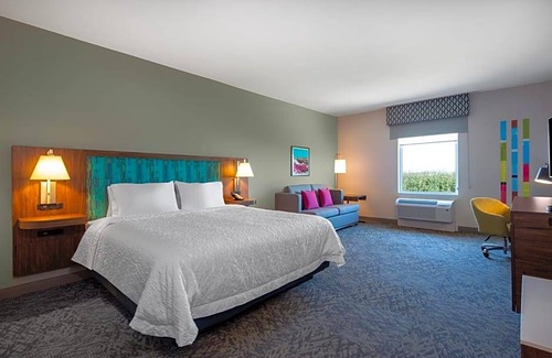 Northwest Edmonton Hotel | 2-Star Hotel ∙ Hampton Inn & Suites Edmonton St. Albert, Ab