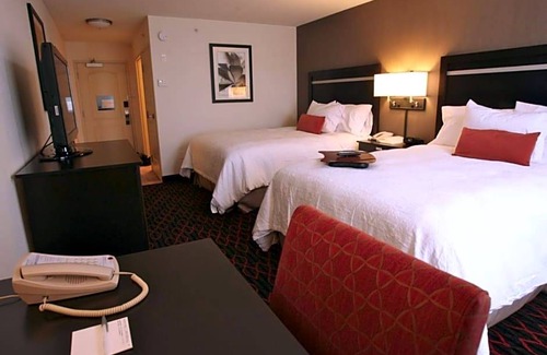 Fort Saskatchewan Hotel | 2-Star Hotel ∙ Hampton Inn by Hilton Fort Saskatchewan