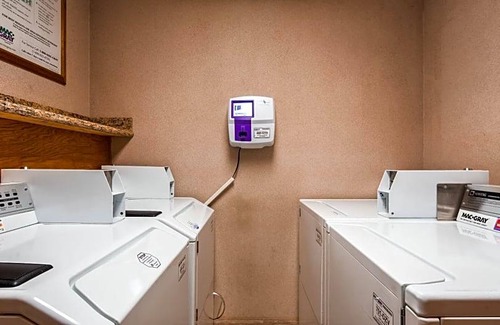 Southeast Salem Hotel | 2-Star Hotel ∙ Best Western Plus Mill Creek Inn