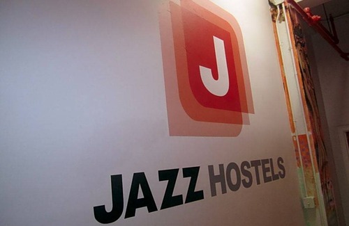 Manhattan Valley Hotel | 2-Star Hotel ∙ Jazz on the Park Youth Hostel
