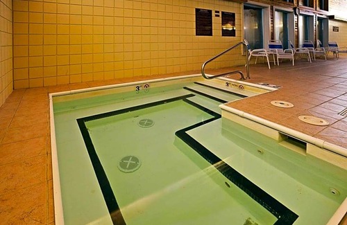 Bay City Hotel | 2-Star Hotel ∙ AmericInn by Wyndham Bay City