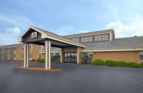 Bay City Hotel | 2-Star Hotel ∙ AmericInn by Wyndham Bay City