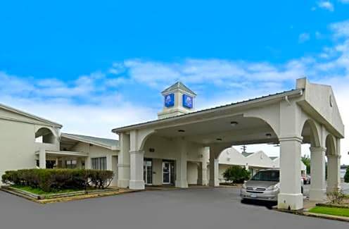 Beaumont Hotel | 2-Star Hotel ∙ Americas Best Value Inn Beaumont