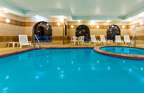 Perryton Hotel | 2-Star Hotel ∙ Baymont by Wyndham Perryton