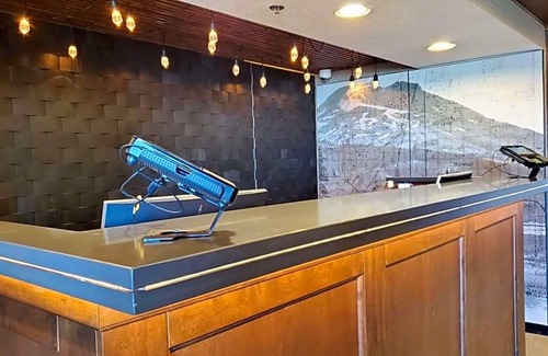 Boyd Acres Hotel | 2-Star Hotel ∙ Best Western Plus Bend North
