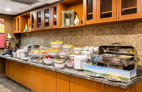 Wilmington Hotel | 2-Star Hotel ∙ Comfort Suites Wilmington near Downtown