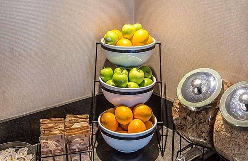 Kingston Hotel | 2-Star Hotel ∙ Comfort Inn Kingston Highway 401