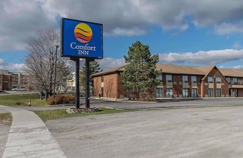 Kingston Hotel | 2-Star Hotel ∙ Comfort Inn Kingston Highway 401