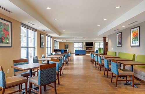 Scotia Hotel | 2-Star Hotel ∙ Comfort Inn & Suites Schenectady - Scotia