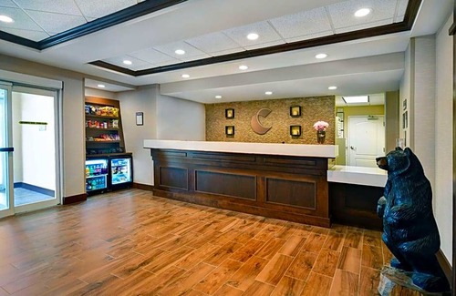 Wilton Hotel | 2-Star Hotel ∙ Comfort Inn & Suites Wilton