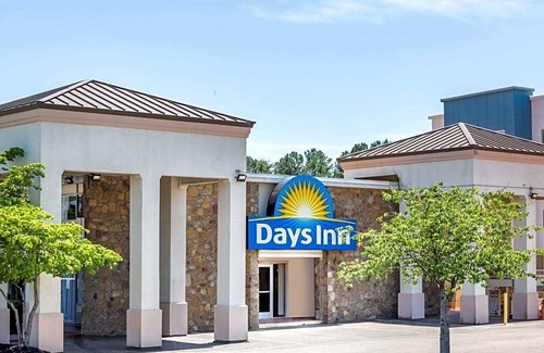 Charlottesville Hotel | 2-Star Hotel ∙ Days Inn by Wyndham Charlottesville/University Area