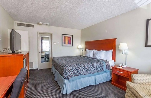 Charlottesville Hotel | 2-Star Hotel ∙ Days Inn by Wyndham Charlottesville/University Area