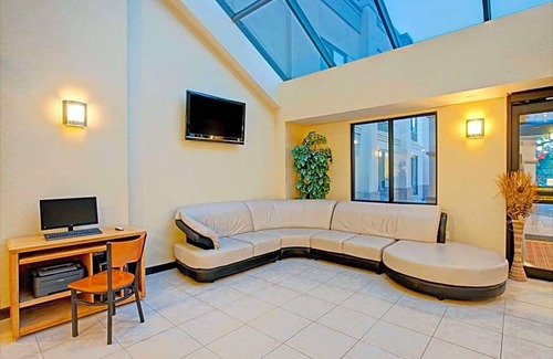 Parsippany Hotel | 2-Star Hotel ∙ Days Inn by Wyndham Parsippany
