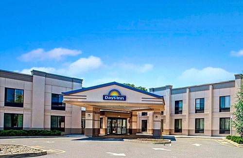 Parsippany Hotel | 2-Star Hotel ∙ Days Inn by Wyndham Parsippany