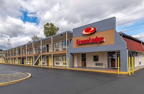 Charlottesville Hotel | 2-Star Hotel ∙ Econo Lodge North Charlottesville